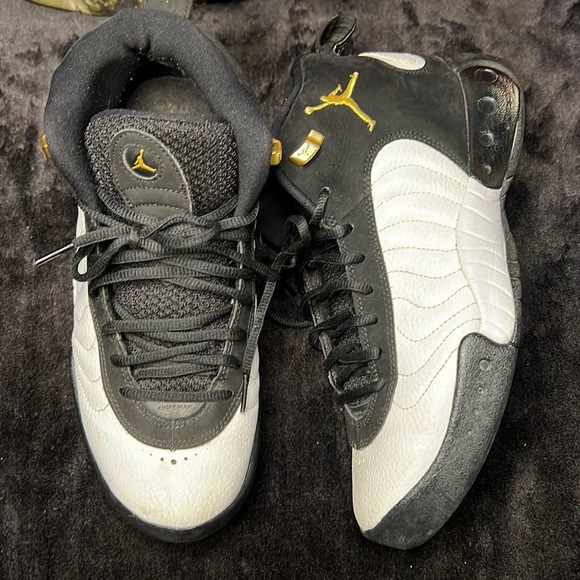 Jordan’s - Picture 1 of 2